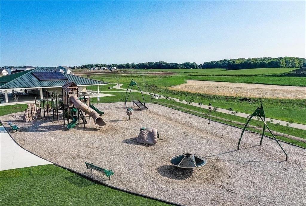 L434 4038 Whistle Rock, Windsor, WI 53532