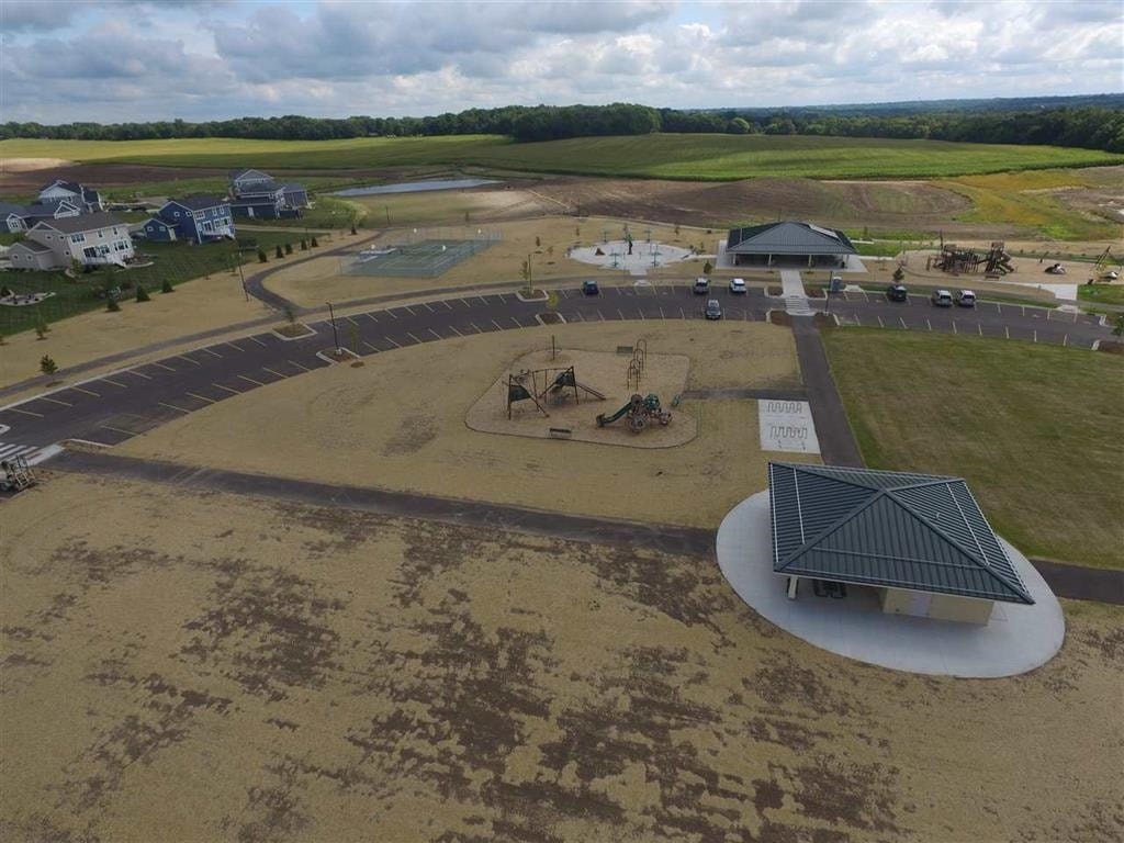 L434 4038 Whistle Rock, Windsor, WI 53532